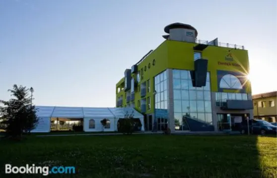 迪沃卡沃達酒店及公園