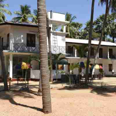 French Garden Resort Hotel Exterior