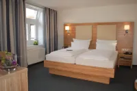 Alt Warburg Hotels in Breuna