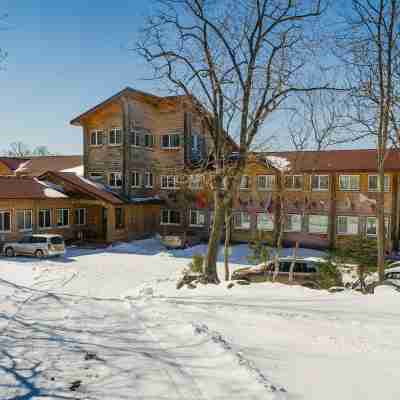 Novik Country Club Hotel Exterior
