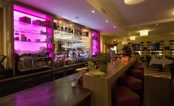 Hotel Parqeo im A66 - Housity