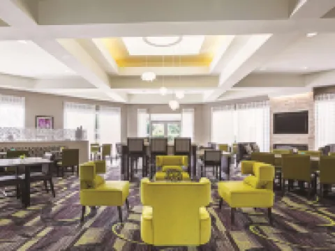 La Quinta Inn & Suites by Wyndham Dallas Plano West Hotels in Plano