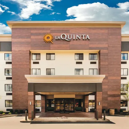 La Quinta Inn & Suites by Wyndham Cincinnati NE - Mason