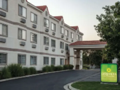 ลากินตา อินน์แอนด์สวีทส์ บายวินด์แฮม เดวิส โรงแรมในเดวิส