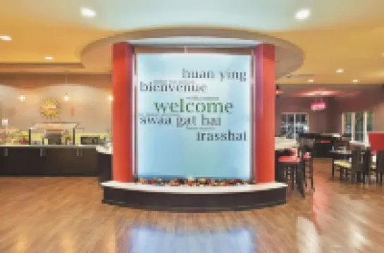 La Quinta Inn & Suites by Wyndham Hinesville - Fort Stewart Hotels in Hinesville