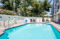 La Quinta Inn & Suites by Wyndham Davis - Pool