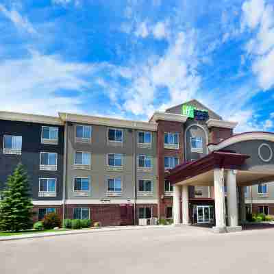 Holiday Inn Express & Suites Grand Forks Hotel Exterior