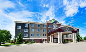 Holiday Inn Express & Suites Grand Forks