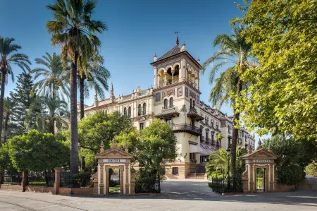 Hotel Alfonso XIII, a Luxury Collection Hotel, Seville Отели рядом с достопримечательностью «Capilla de San Jose»