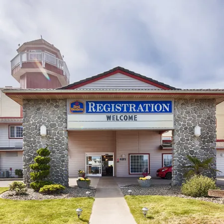 Lighthouse Suites Inn