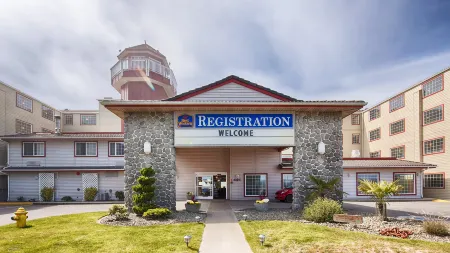 Lighthouse Suites Inn