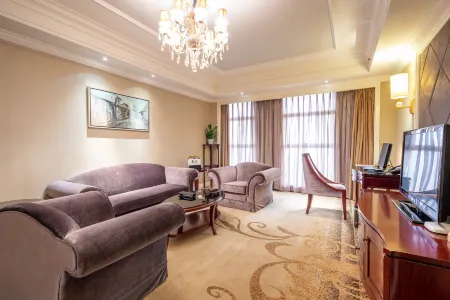 Wuyue Chunqiu Trade International Hotel