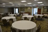Holiday Inn & Suites BECKLEY by IHG - breakfast