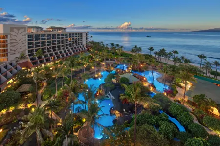 Marriott's Maui Ocean Club  - Molokai, Maui & Lanai Towers Отели рядом с достопримечательностью «Каанапали Бич»