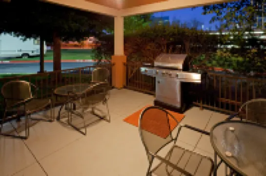 Sonesta Simply Suites Dallas Galleria