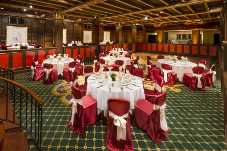 Millennium Biltmore Los Angeles Отели рядом с достопримечательностью «USC Stevens Neuroimaging and Informatics Institute»