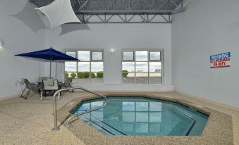 Holiday Inn Express Boston-Milford