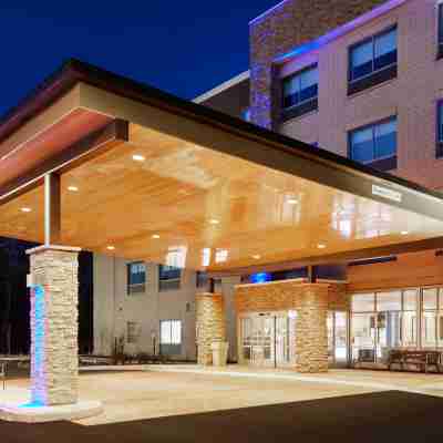 Holiday Inn Express & Suites CHICAGO NORTH SHORE - NILES by IHG Hotel Exterior