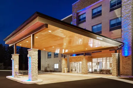 Holiday Inn Express & Suites Chicago North Shore - Niles Отели в г. Найлс