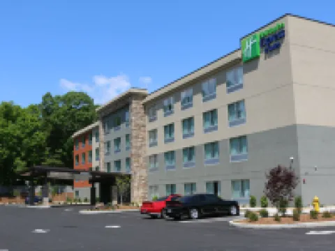 Holiday Inn Express & Suites HENDERSONVILLE SE - FLAT ROCK by IHG Hoteles en Flat Rock