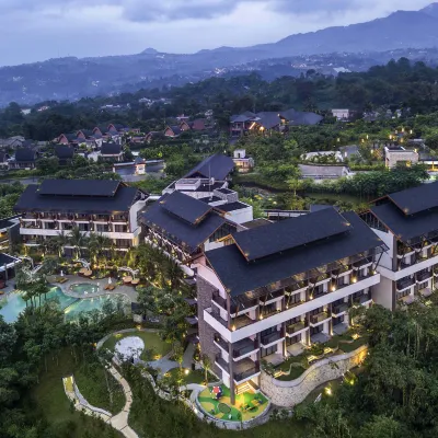 Pullman Ciawi Vimala Hills Resort Hotels near Kujang Monument