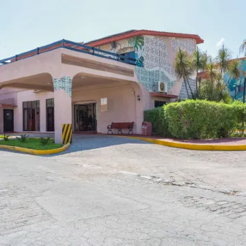 Nílu Cancún Zona Hotelera by Selina Hotel dekat Pantai Mandala