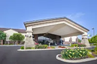 Holiday Inn Express Detroit-Warren (GM Tech Ctr) Hotels in Warren