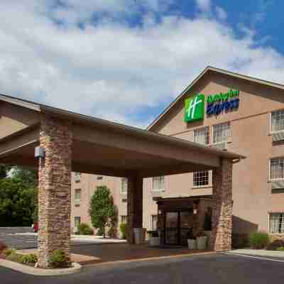Holiday Inn Express MT. Pleasant - Scottdale Hotel Exterior
