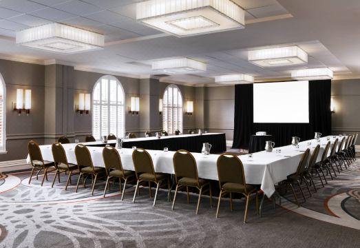 쉐라톤 스위트 포트 로더데일 앳 사이프러스 크리크