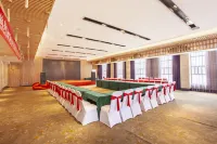 Yilong International Hotel Hotels in Xincai