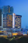 Sheraton Grand Jakarta Gandaria City Hotel Hotel dekat Sari Salon & Day Spa