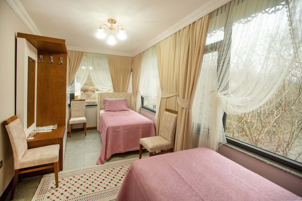 Jolnar Garden Hotel