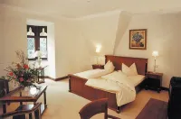 Schlosshotel Zum Markgrafen Các khách sạn gần Post und Blumenladen