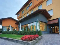 Hotel la Torretta Hotel dekat Chiesa di S. Carlo e dell'Immacolata