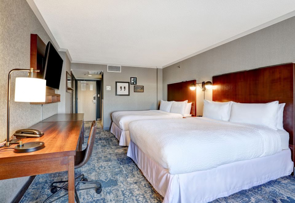 Four Points by Sheraton Toronto Mississauga Over view