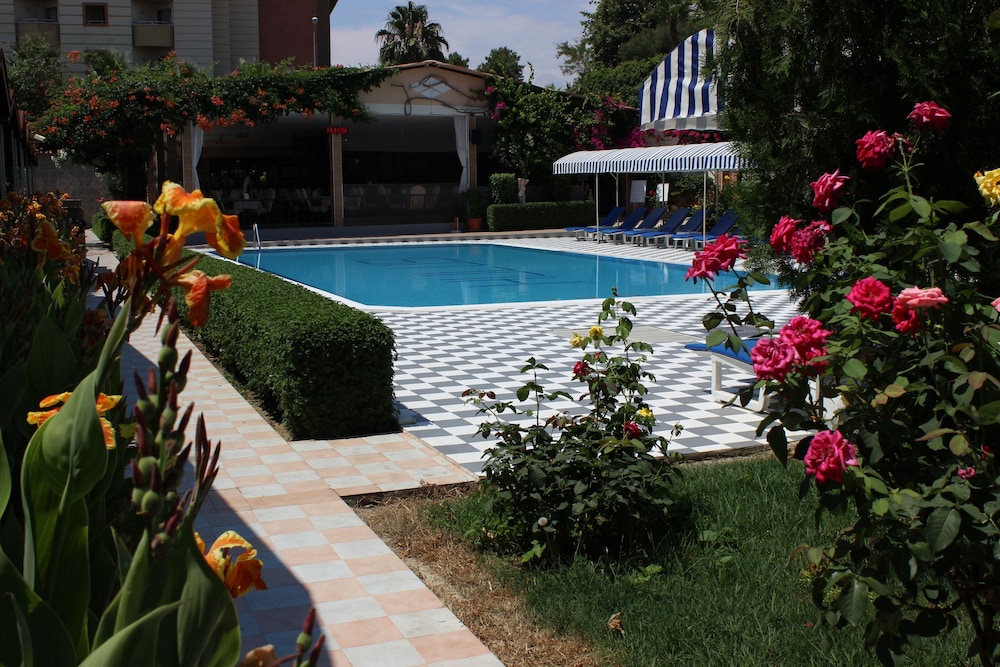 Hulusi Hotel