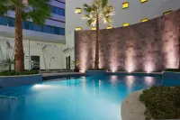 Crowne Plaza LEON by IHG - Pools