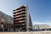 Radisson Red Hotel V and A Waterfront Cape Town Hotel dekat South African Jewish Museum
