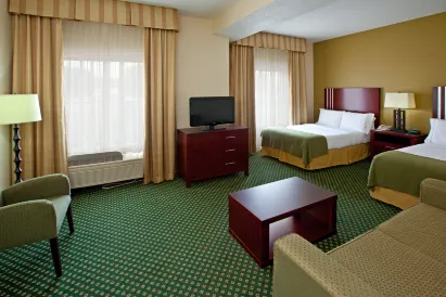 Holiday Inn Express & Suites Indianapolis - East