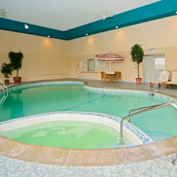 Americas Best Value Inn and Suites St. Cloud