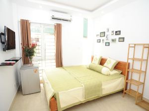 Ruby Lakeview Homestay