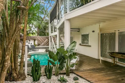 Cactus Rose Villa - Luxury Retreat with Pool