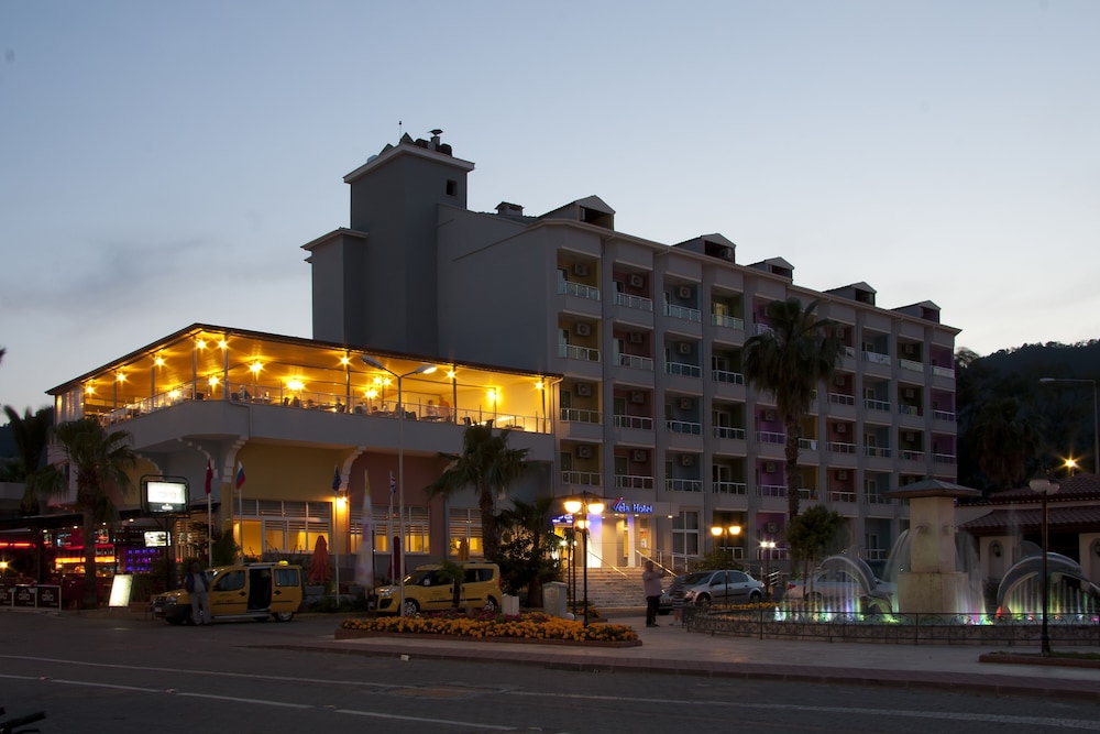 Vela Hotel