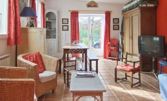House with 4 Bedrooms in La Verdière, with Wonderful Mountain View, Pr