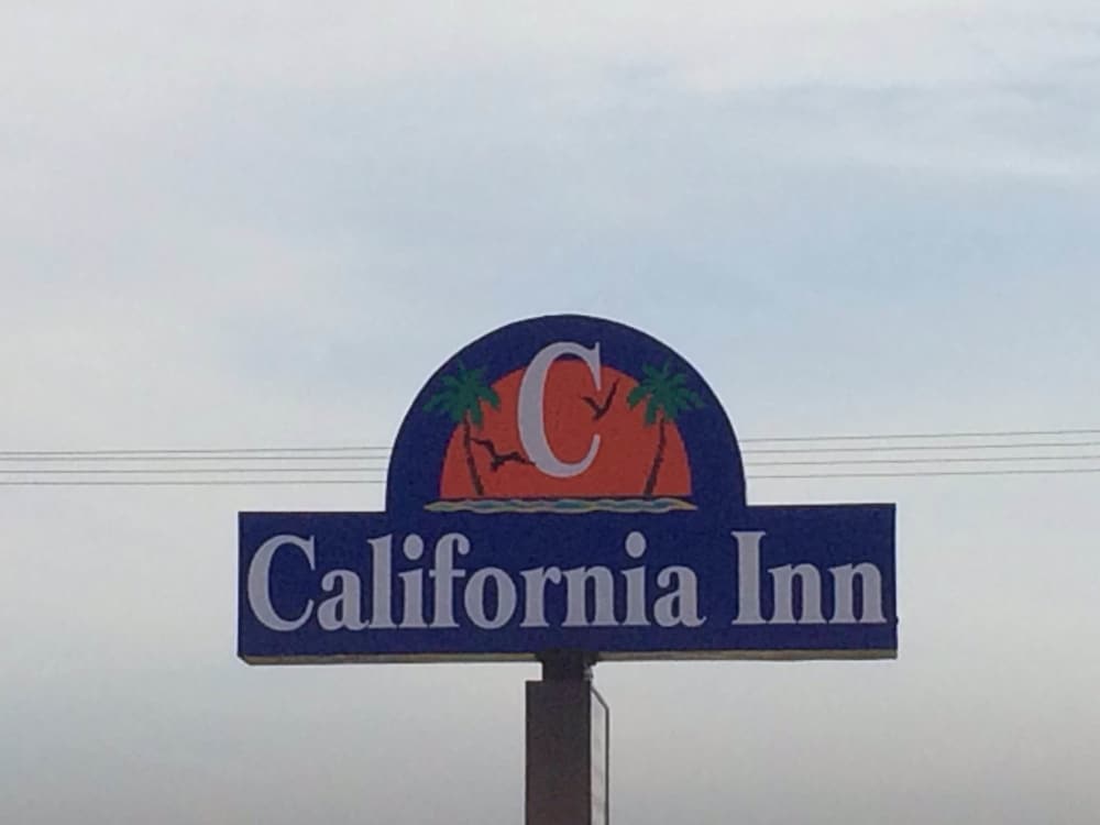 California Inn & Suites Adelanto US 395