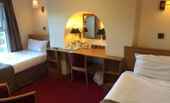 Crescent Hotel - Housity
