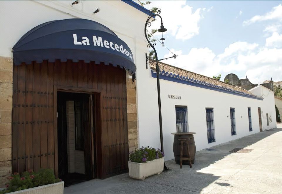 Hotel Restaurant la Mecedora - Valoraciones de hotel de 3 estrellas en San  Luis de Sabinillas