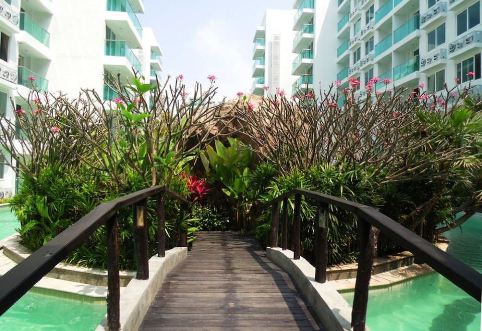 Amazon Residence Condo Jomtien Pattaya - Valutazioni di hotel 3 stelle a  Pattaya