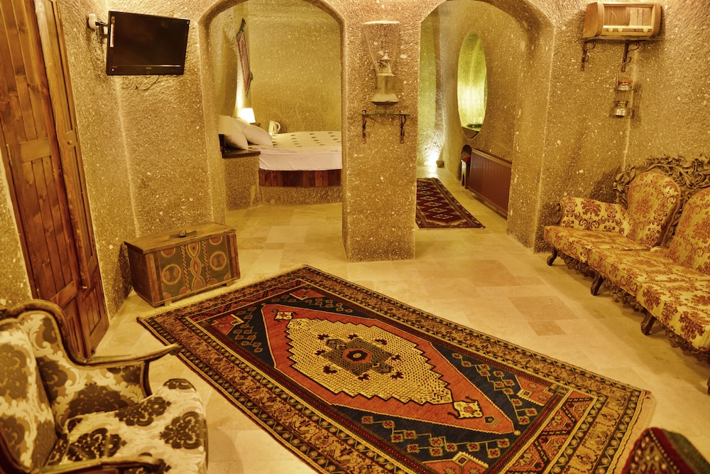 Grand Cave Suites