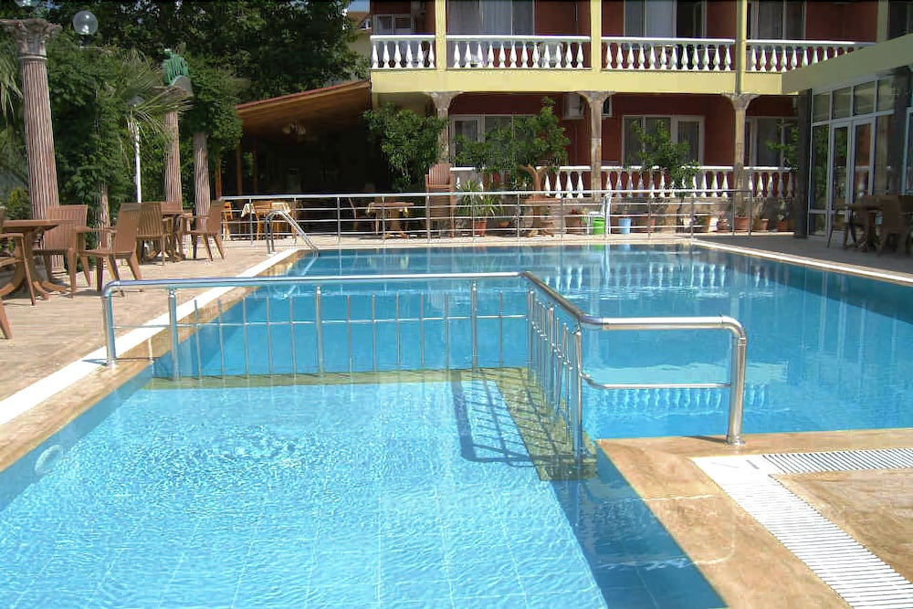 Yasemin Hotel